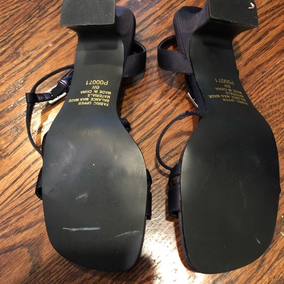 Satin Navy kitten heel - Picture 3 of 4